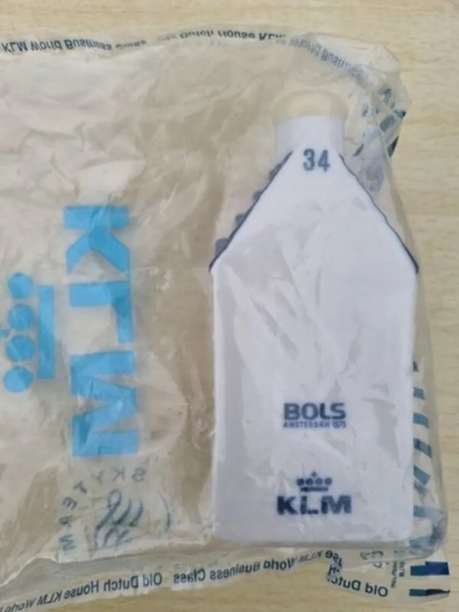 A ceramic miniature of the KLM house - Image 4