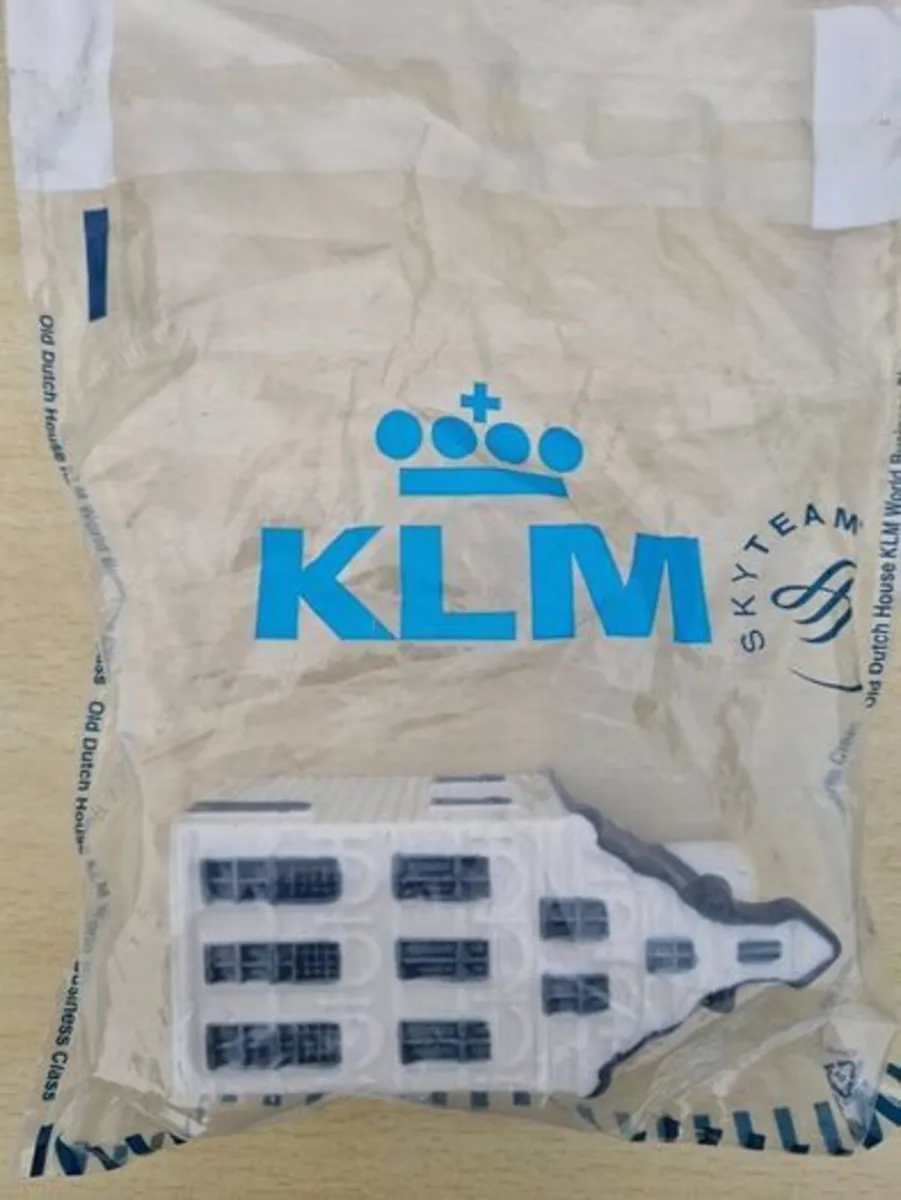 A miniature of a Dutch house from the KLM - Image 1