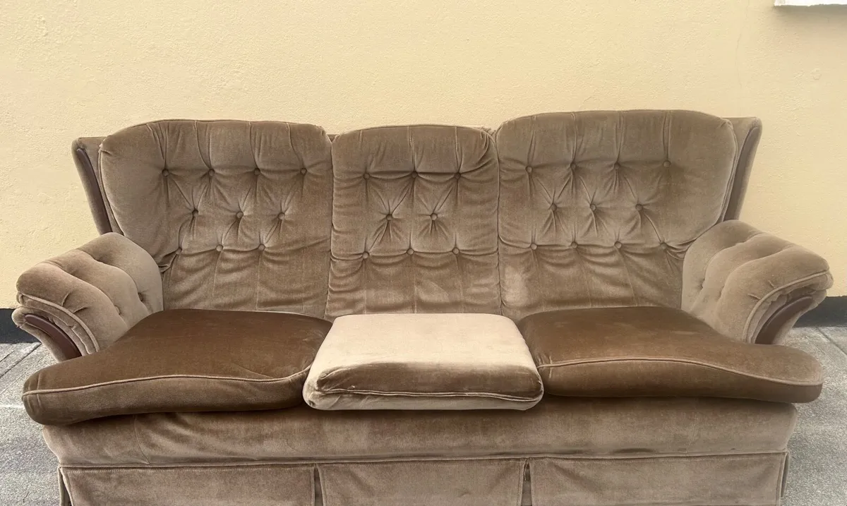 Three piece suite - Image 2