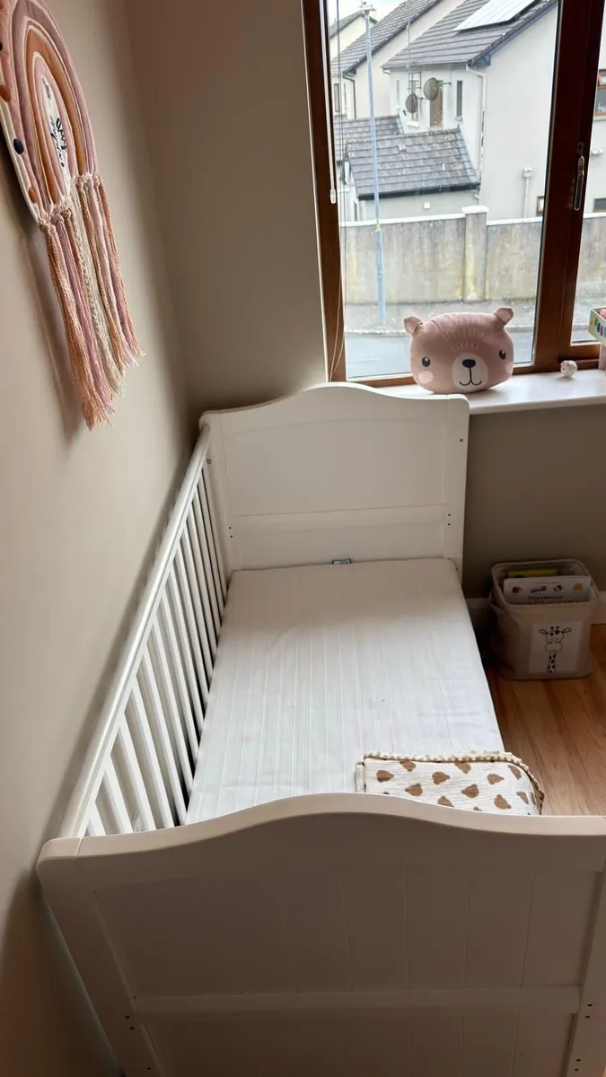 Baby cot - Image 2