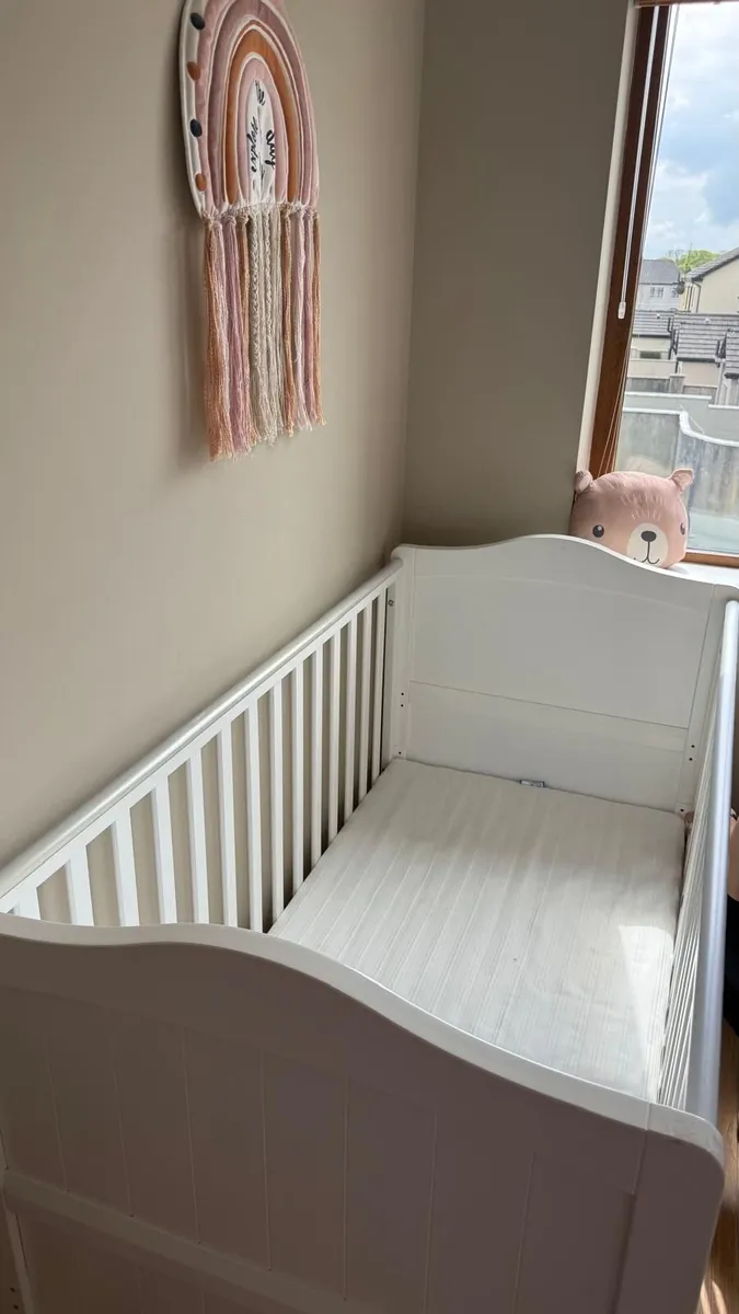 Baby cot - Image 4