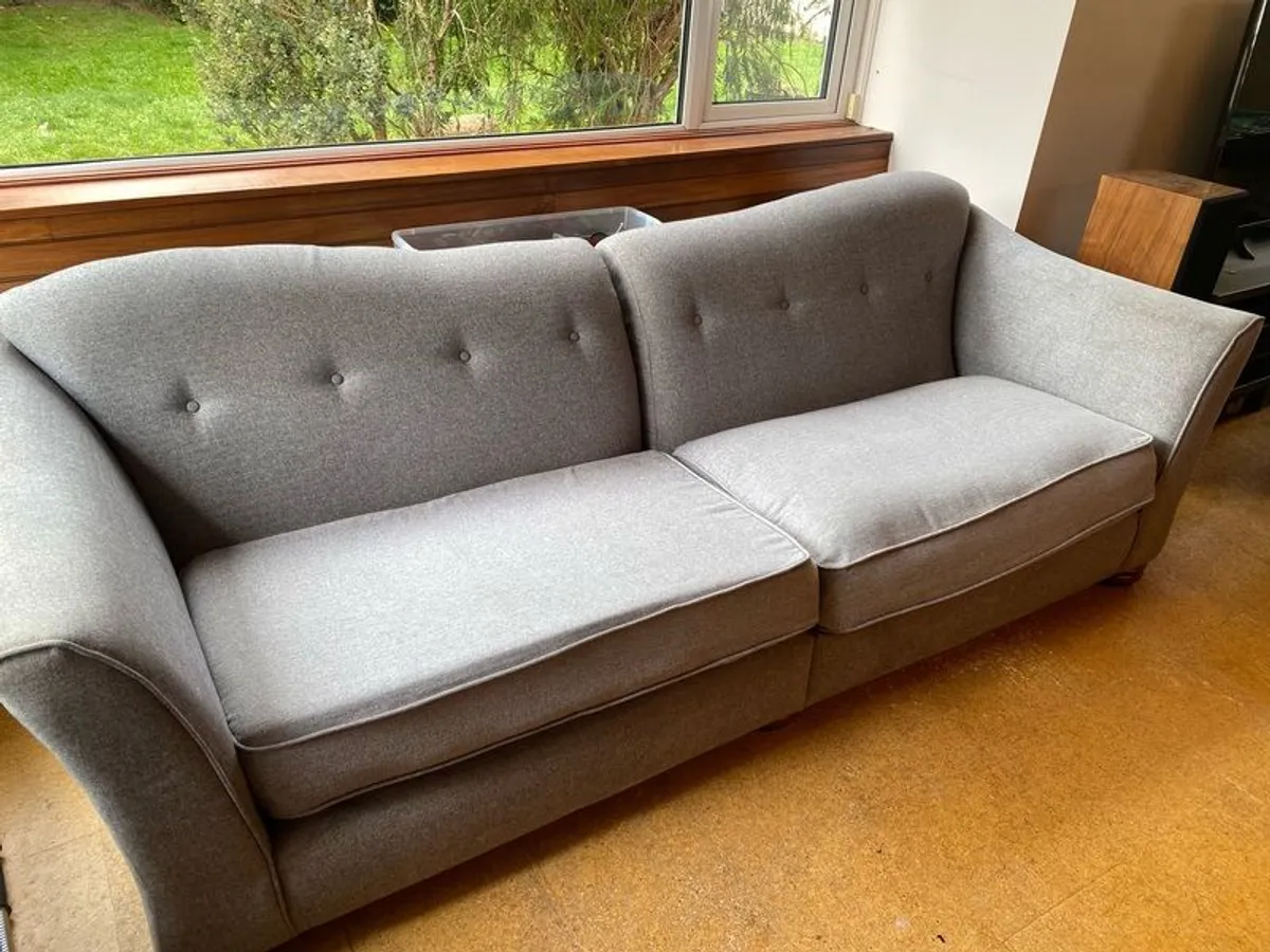 4 Seater couch - light grey - Image 2