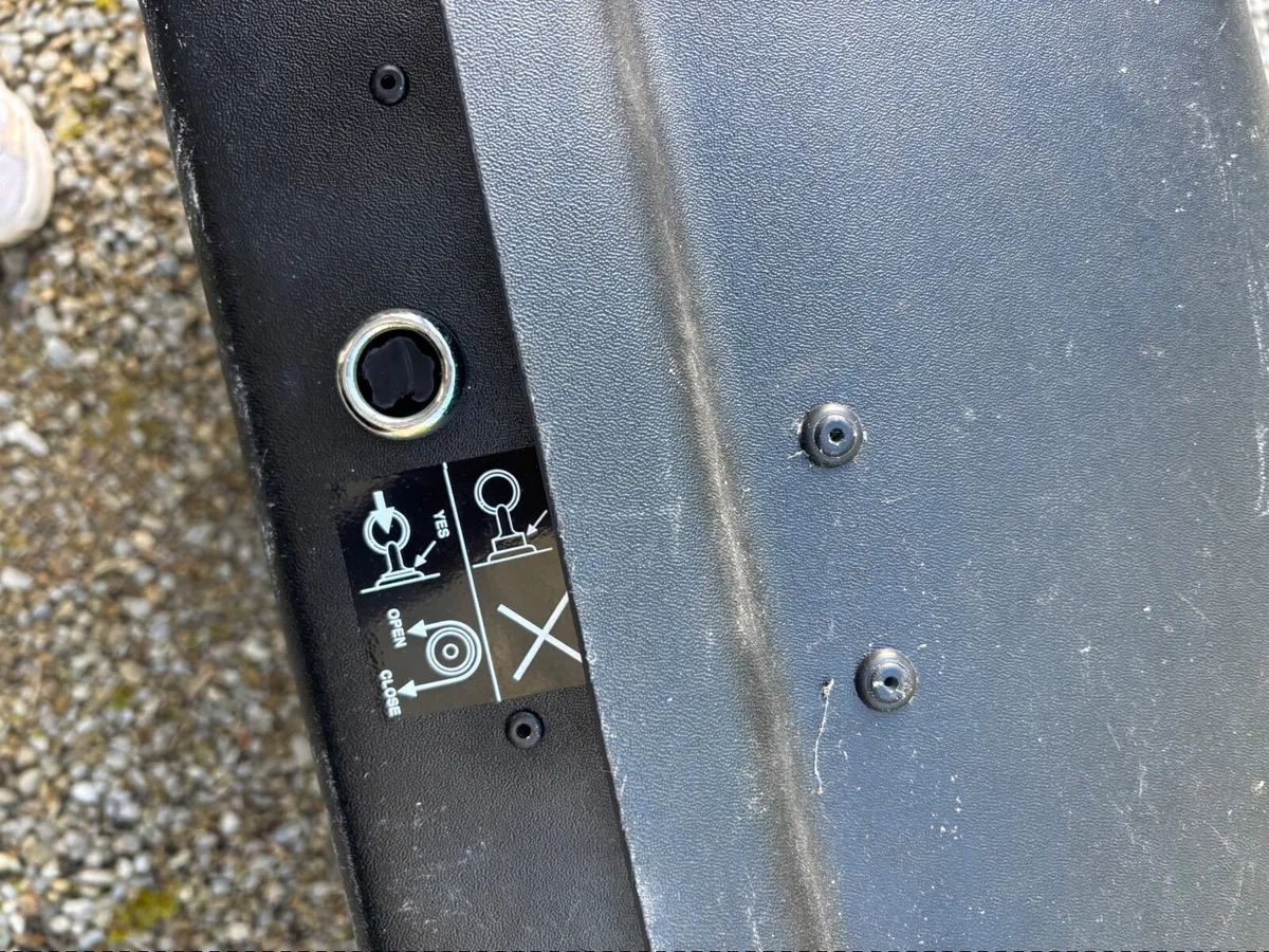 Farad Roof box - Image 1