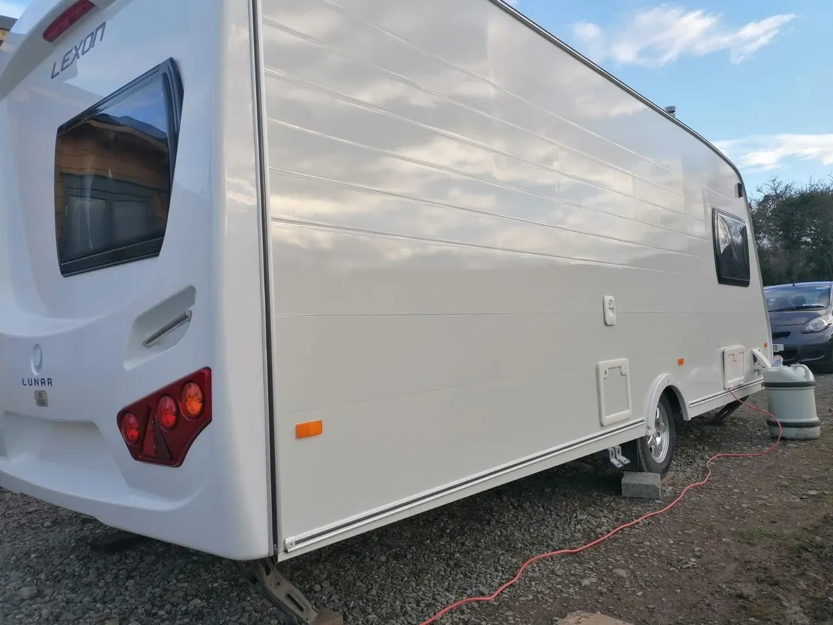 LUNAR LEXON 560 4 Berth Caravan 2010 - Image 3