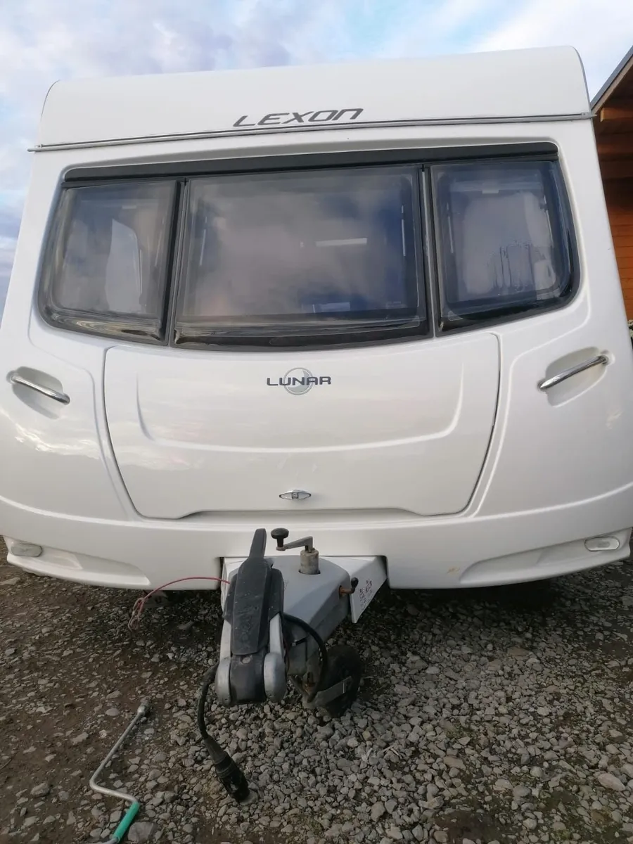 LUNAR LEXON 560 4 Berth Caravan 2010 - Image 2