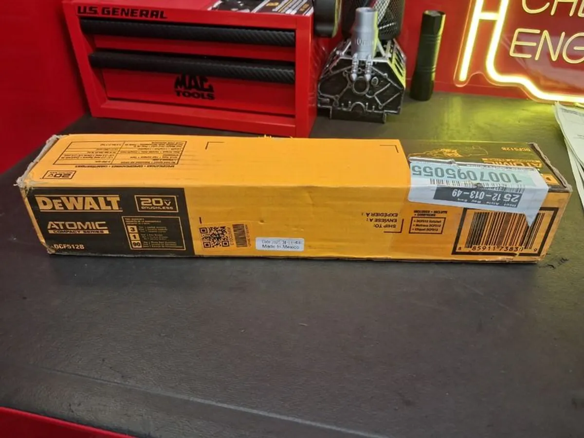 Dewalt 20v/18v XR 1/2 ratchet - Image 2