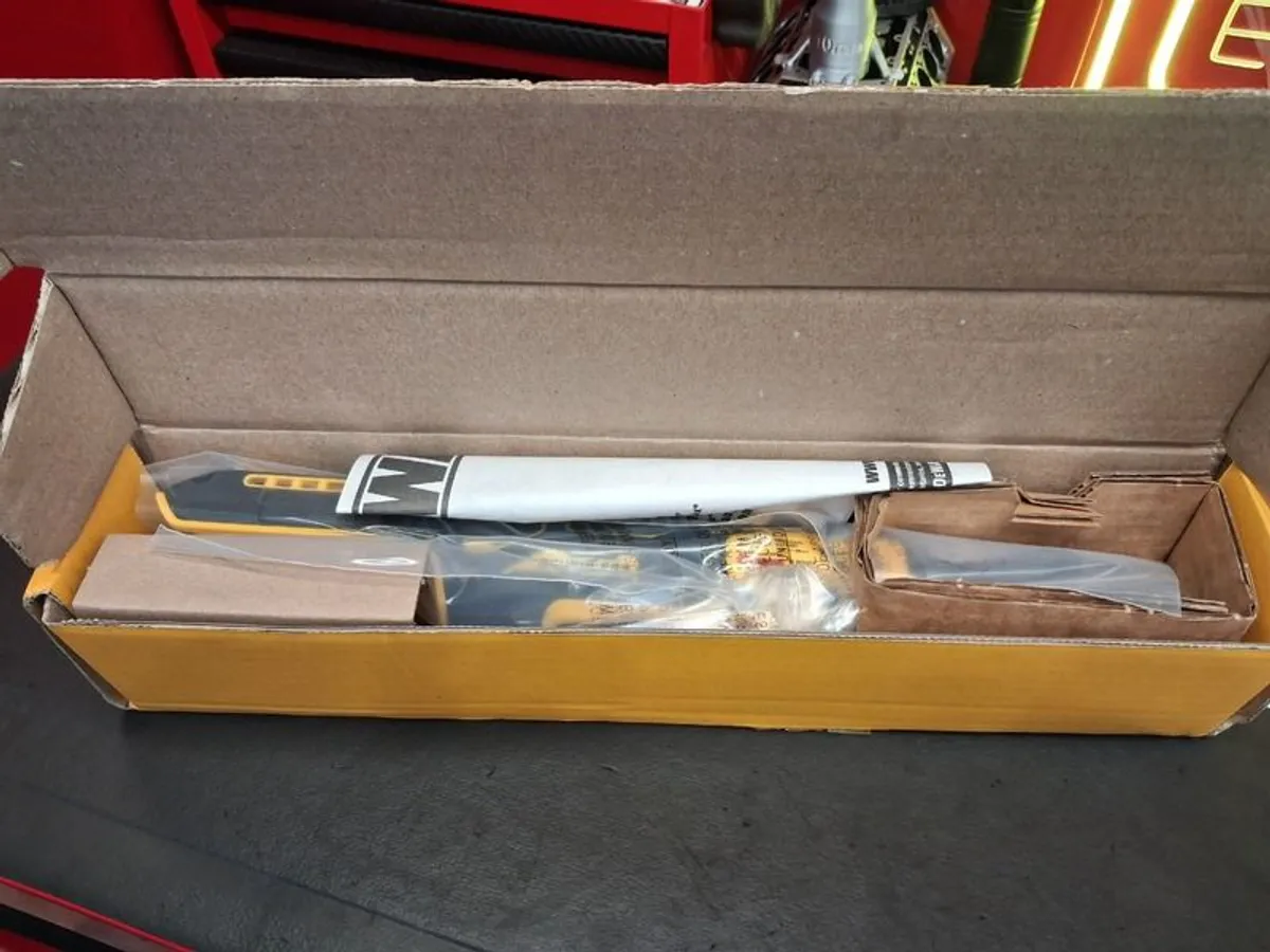 Dewalt 20v/18v XR 1/2 ratchet - Image 3