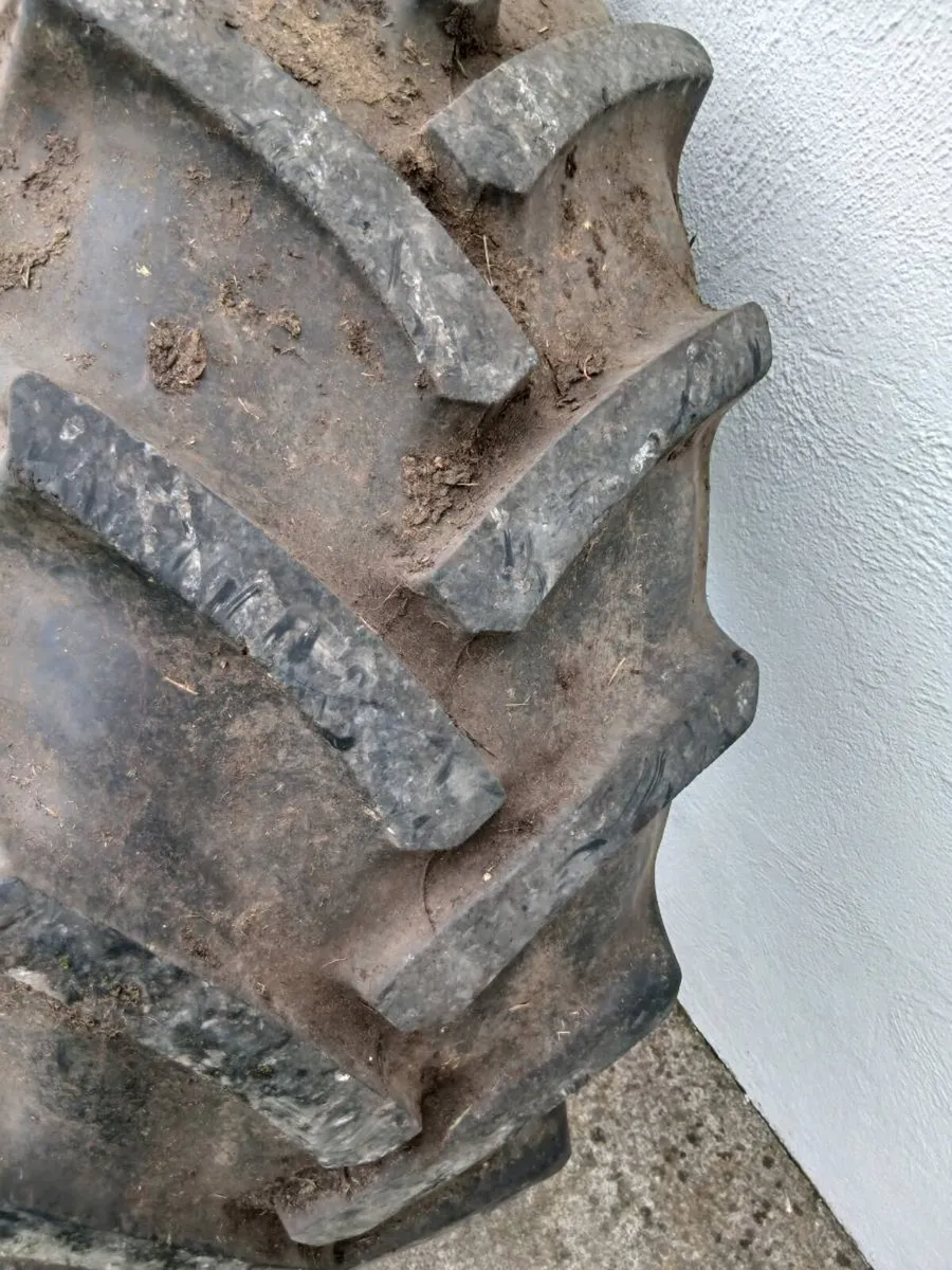 16.9 /R30 Tractor Tyre for Sale - Image 4