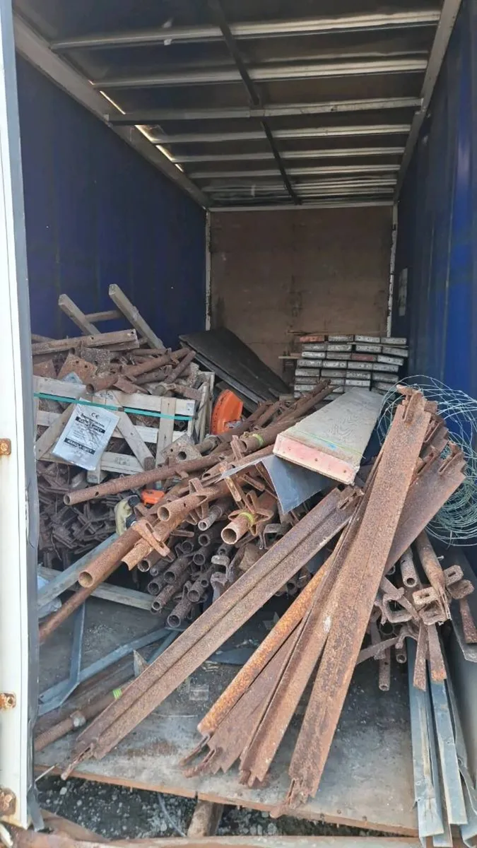 Scaffolding house lot - Image 1