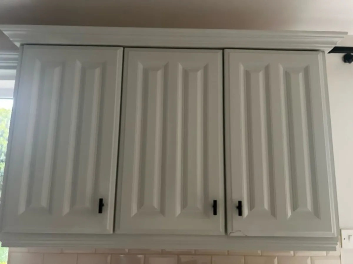 kitchen cabinets and counter top - Image 3