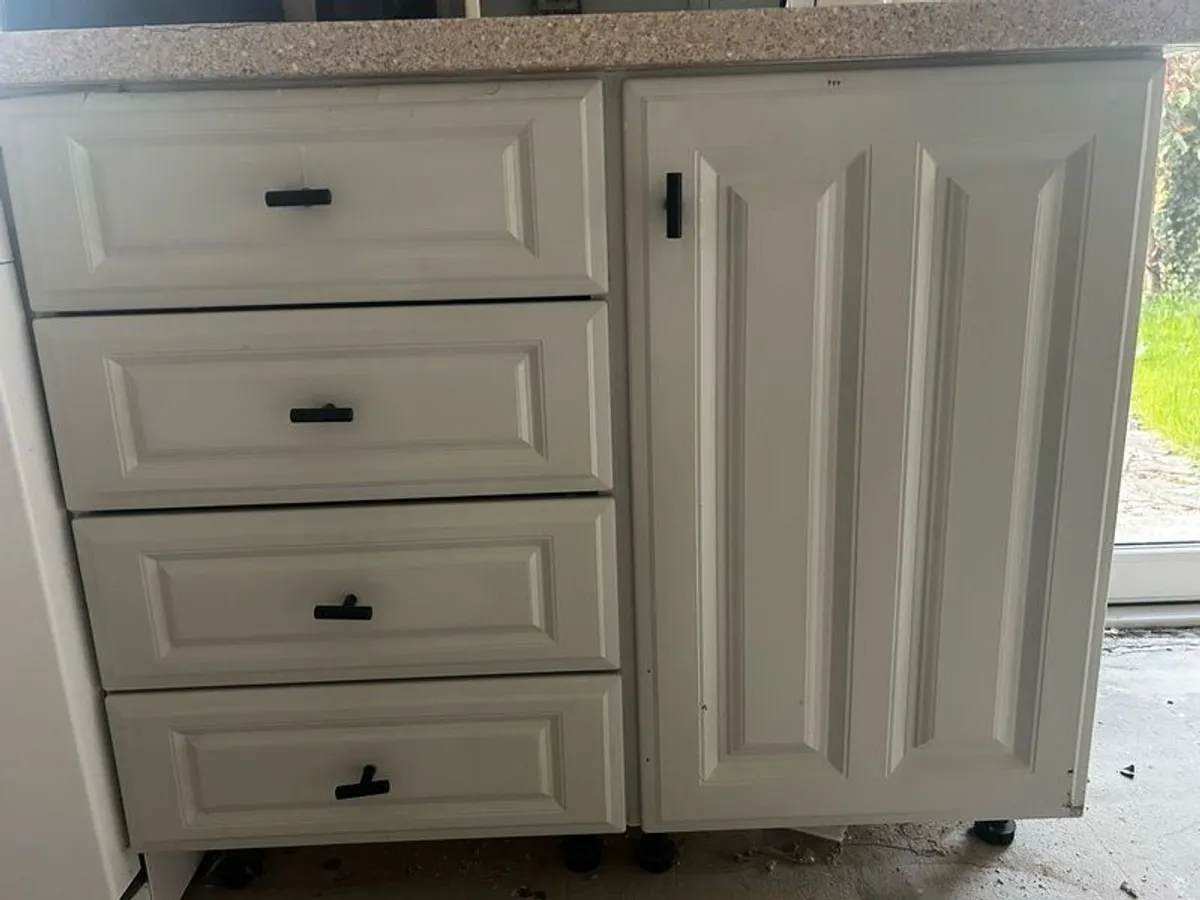 kitchen cabinets and counter top - Image 4