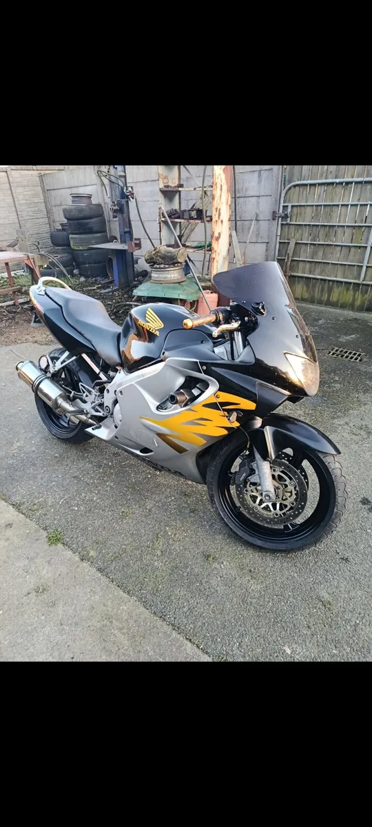 Cbr 600 - Image 1