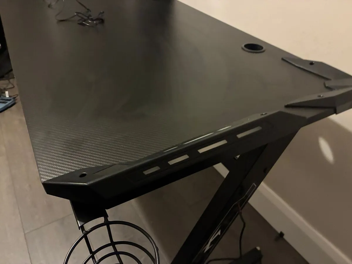 Desk - Image 3