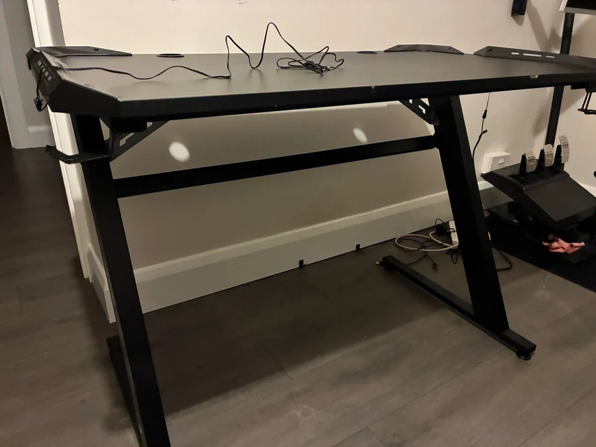 Desk - Image 2