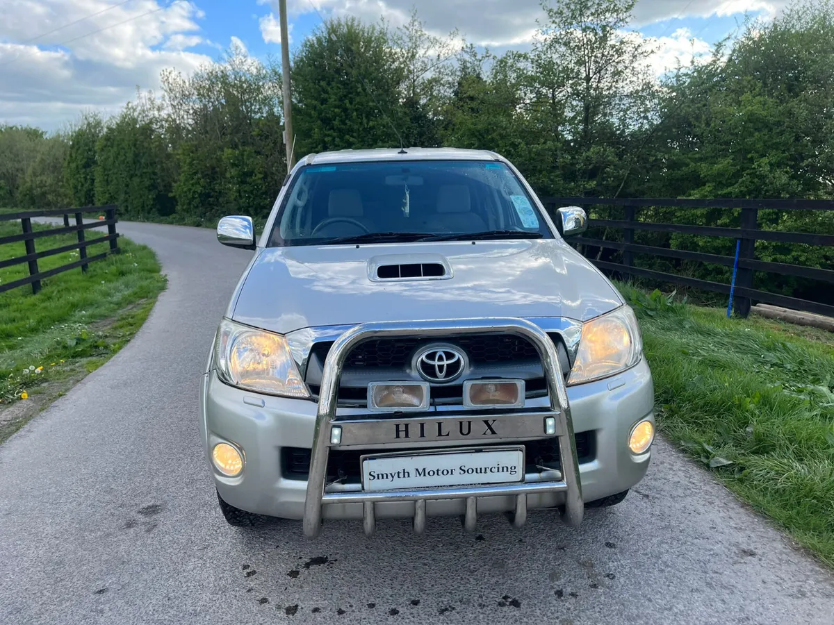 2011 Toyota Hilux HL3 Spotless****** - Image 4