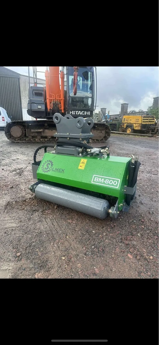 2021 hitachi 33 low hours - Image 4
