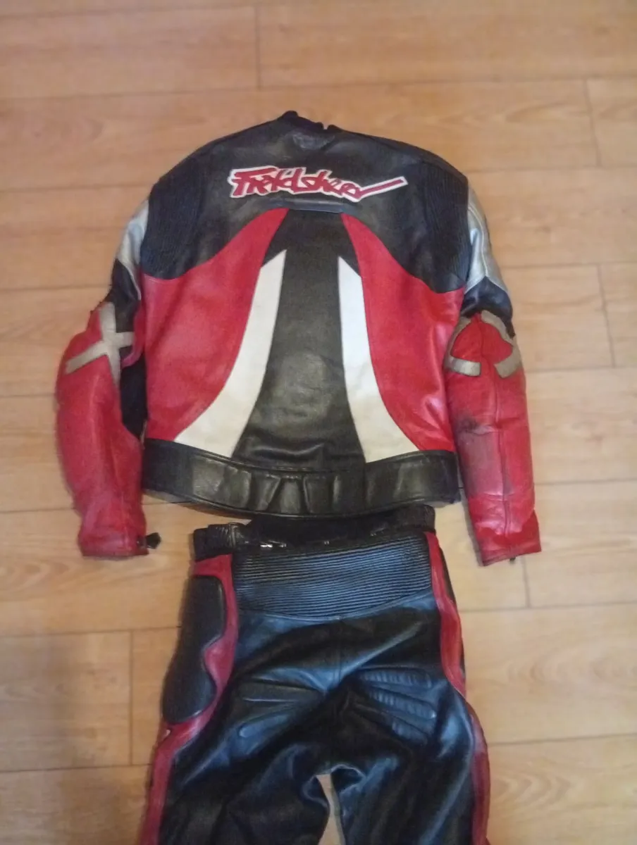 Original USA genuine leather Motorcycle suit - Image 4