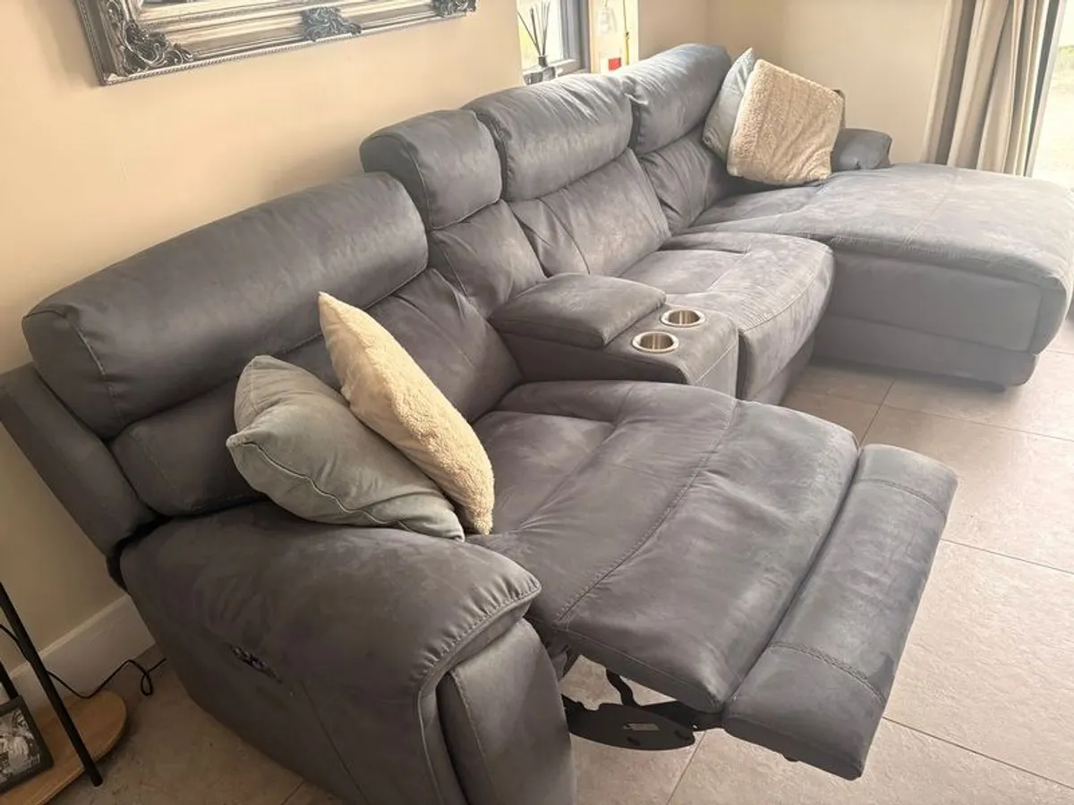 sofa - Image 1