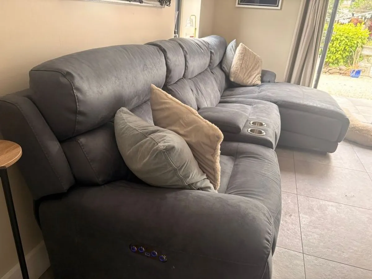 sofa - Image 2