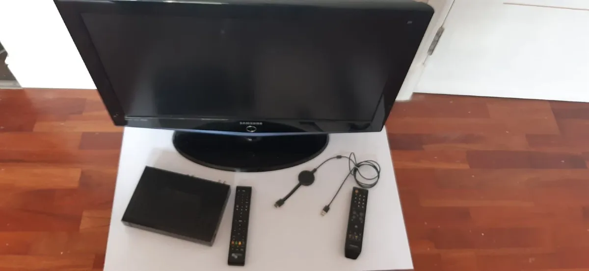 Samsung TV and Triax Satellite Box - Image 3