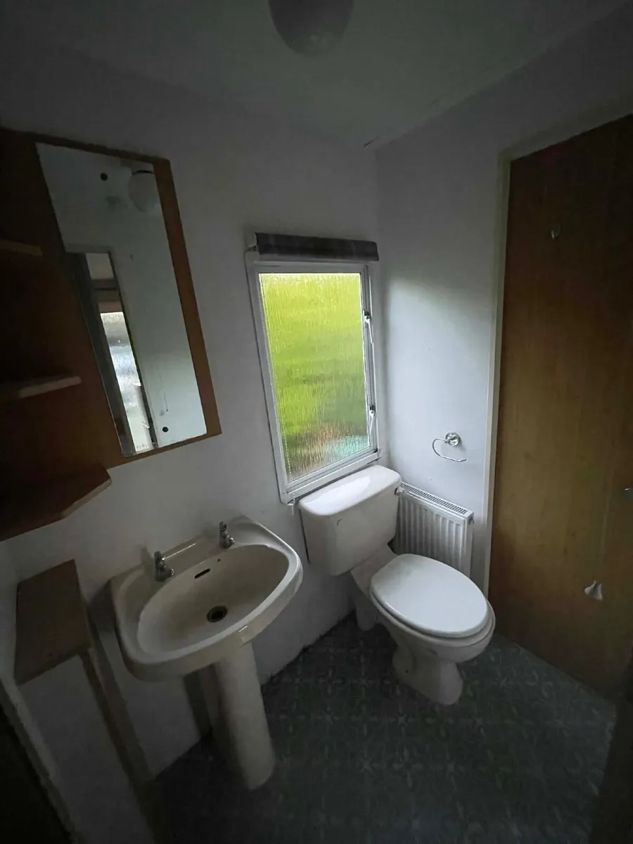 2 Bedroom Moblie Home - Image 4