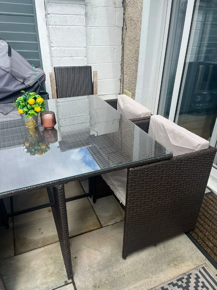Patio table and chairs - Image 2