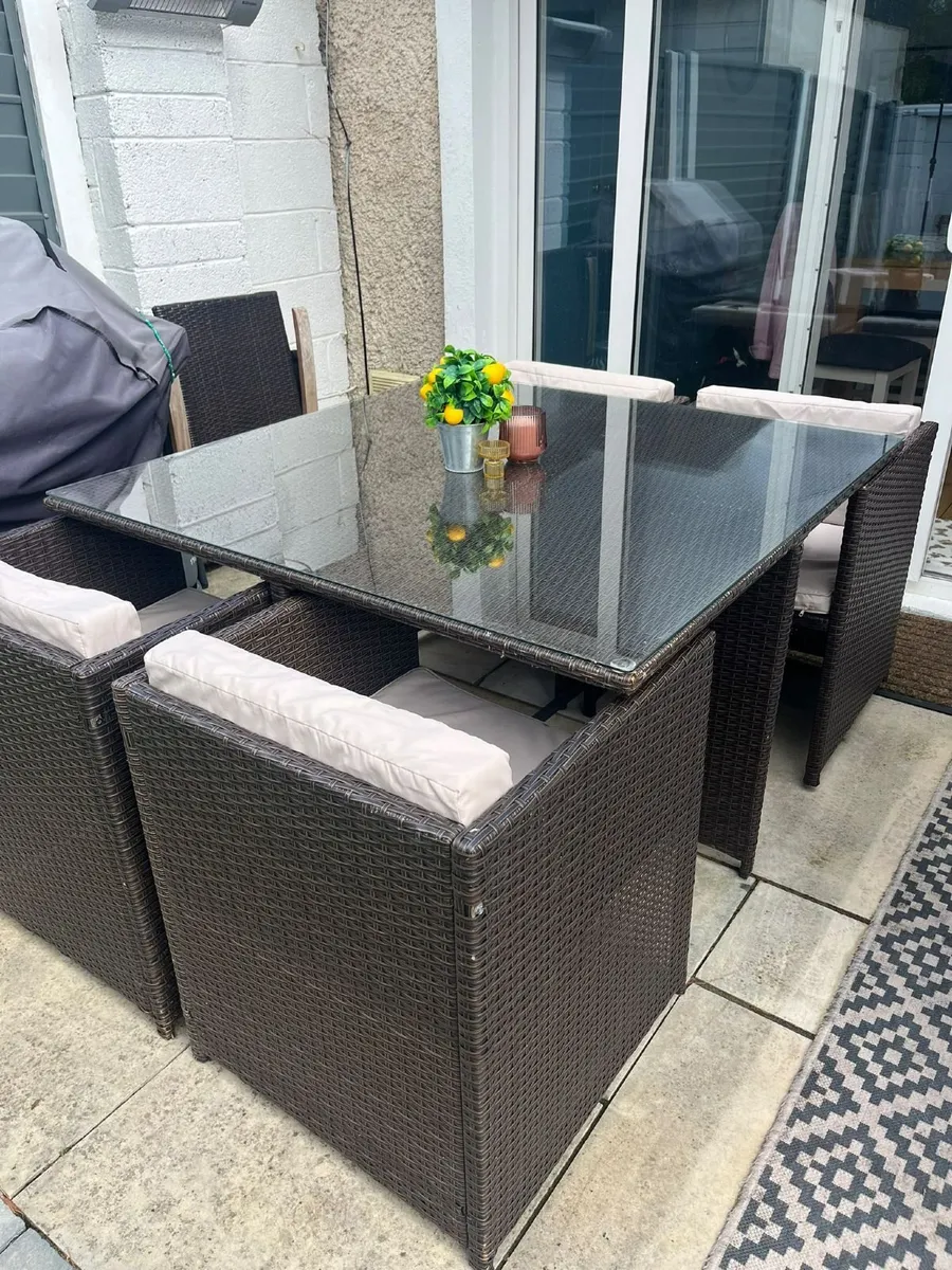 Patio table and chairs - Image 3