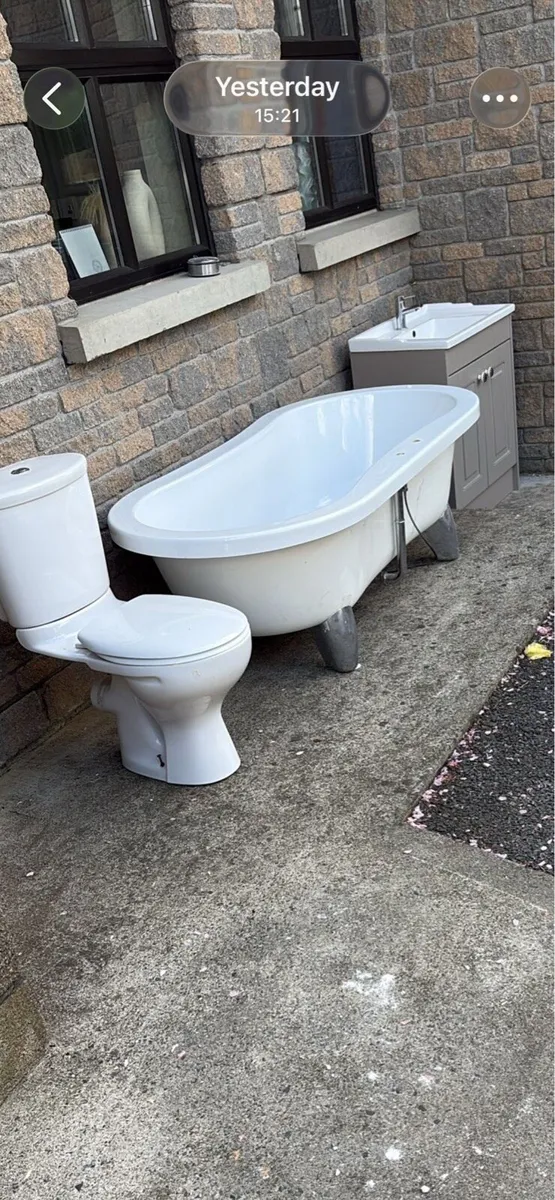 Bathroom suite