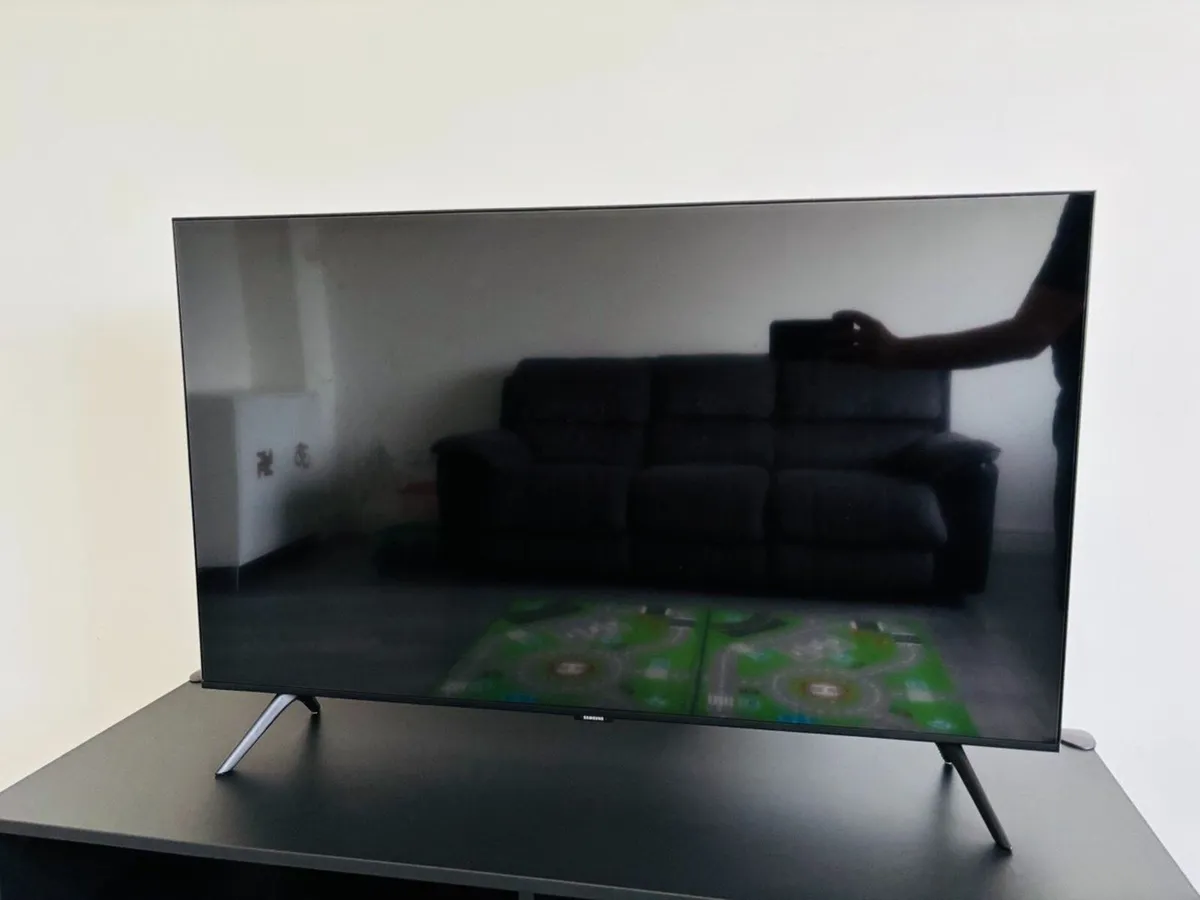 Samsung 43” Smart TV – UE43TU8000K - Image 1