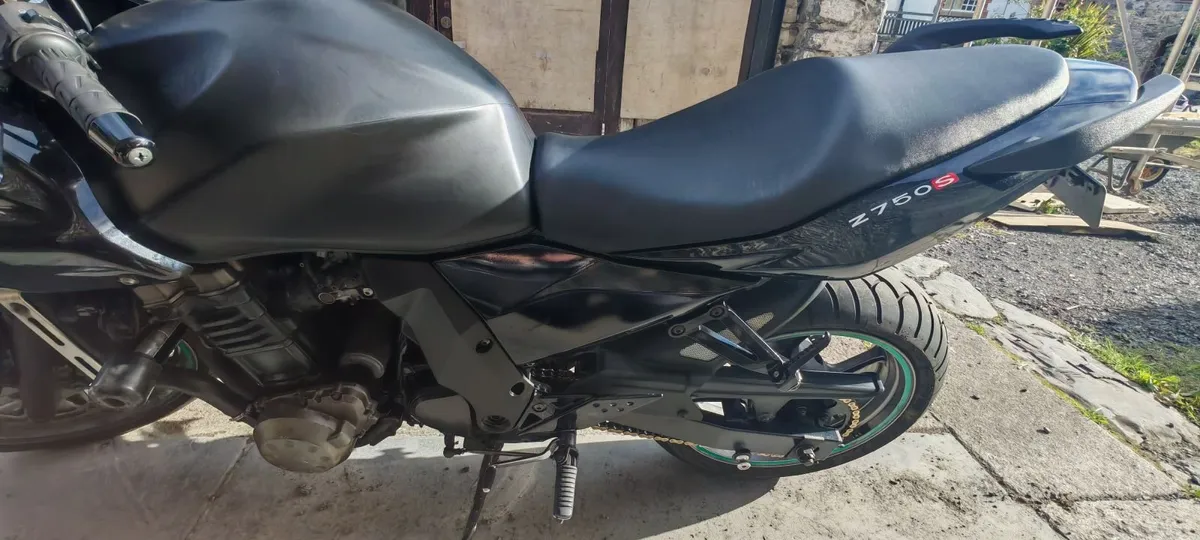 Kawasaki Z750S 2005 Black - Image 3