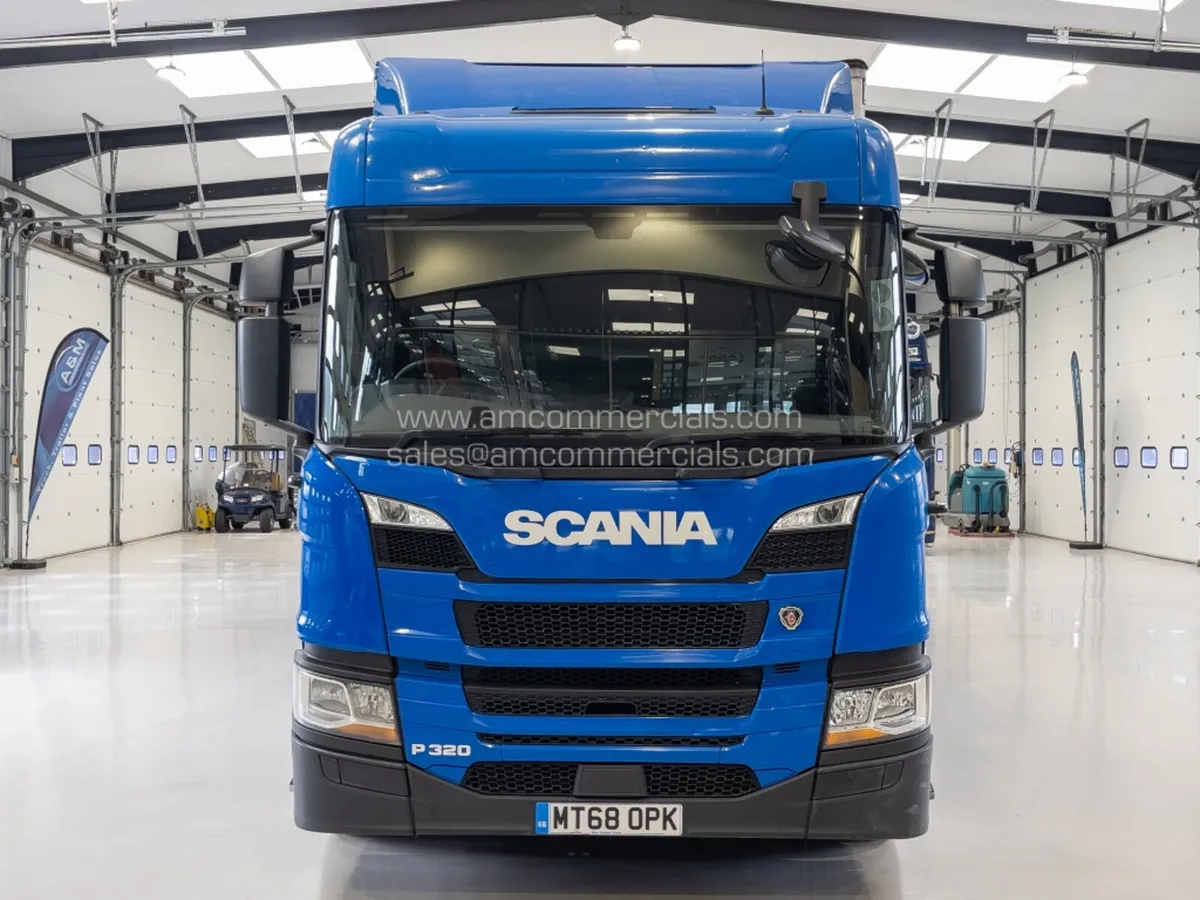 2018 SCANIA SCANIAP320 CURTAINSIDER - Image 2