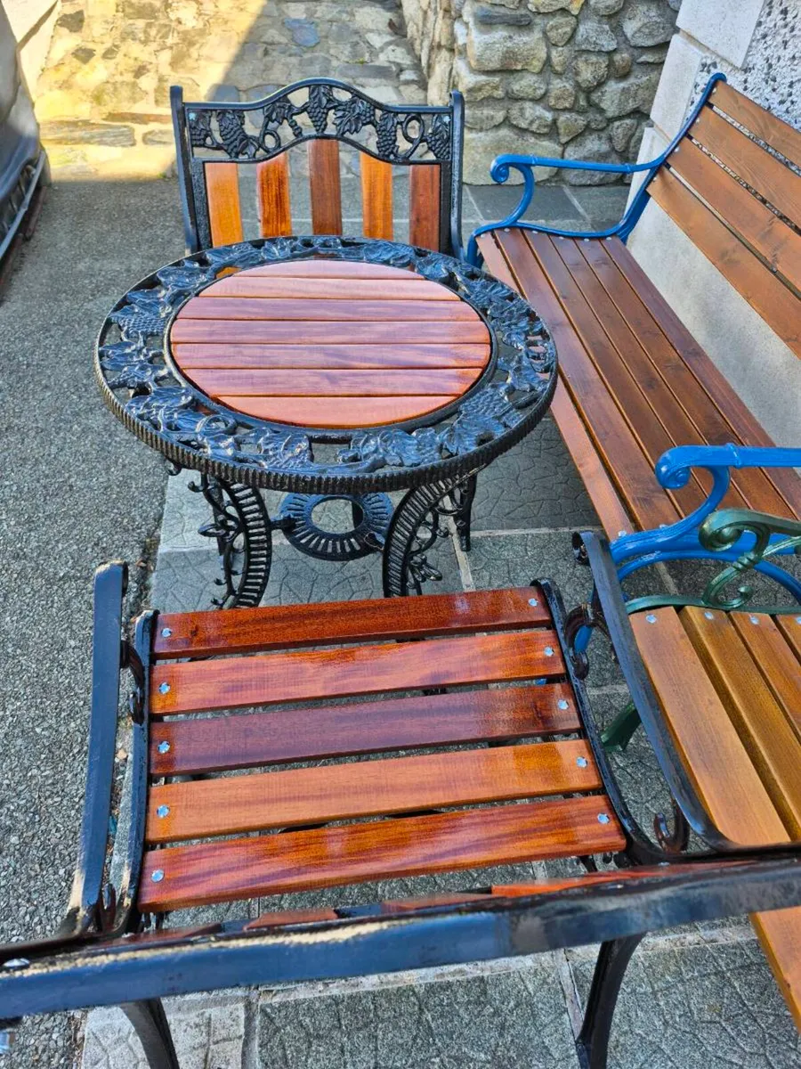 Cast iron table and chairs - Image 3