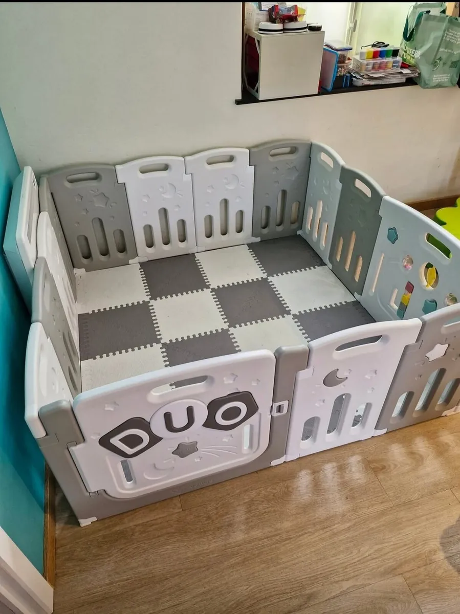 Venture all stars Duo baby playpen - Image 1