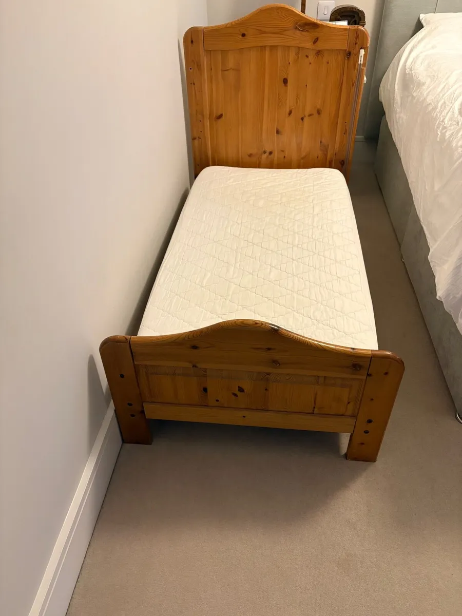 Child’s toddler bed - Image 2