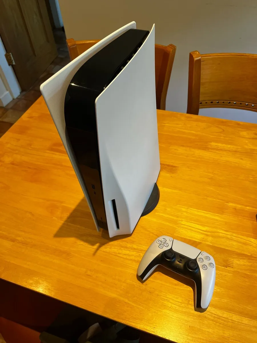 PS5 1TB Disc Edition + Controller + 1TB Seagate - Image 2