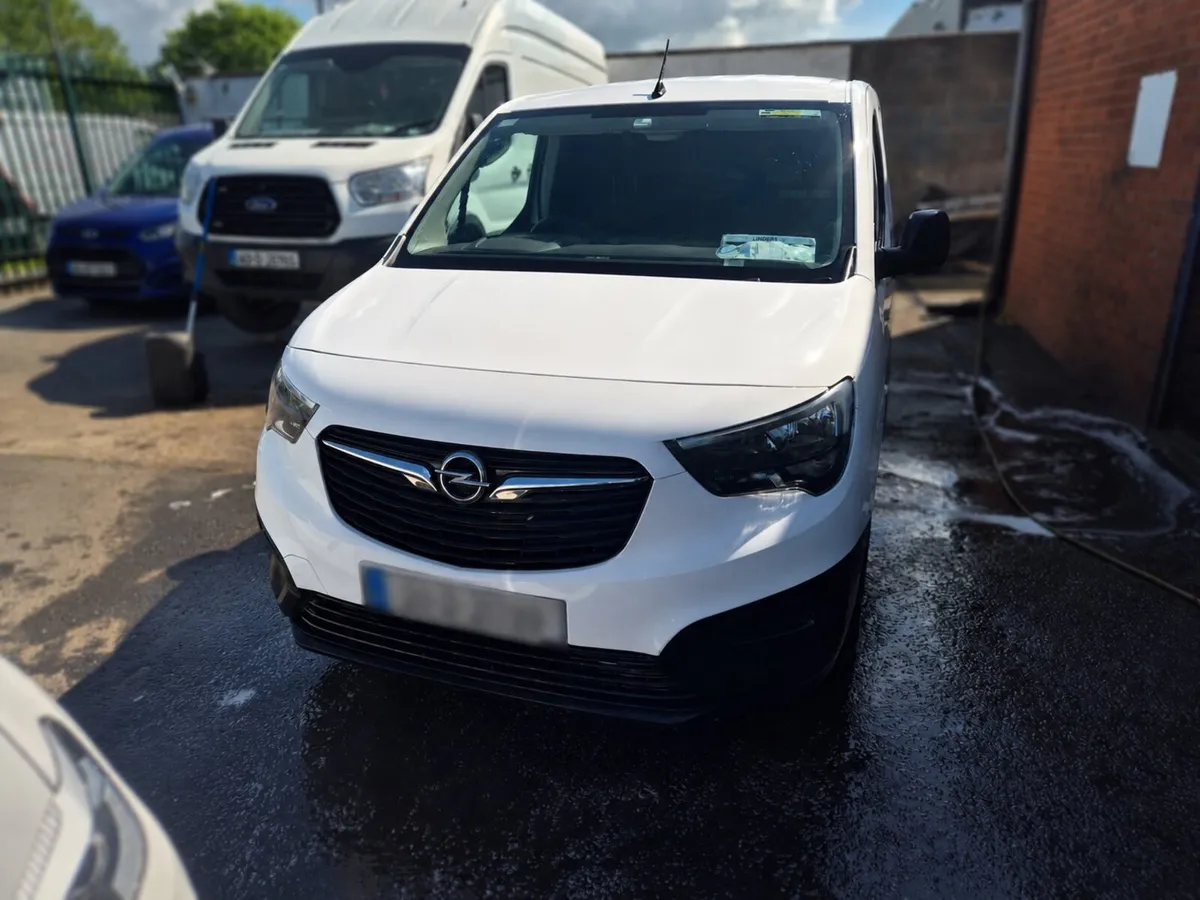 2021 Opel Combo Van – Excellent Condition - Image 4