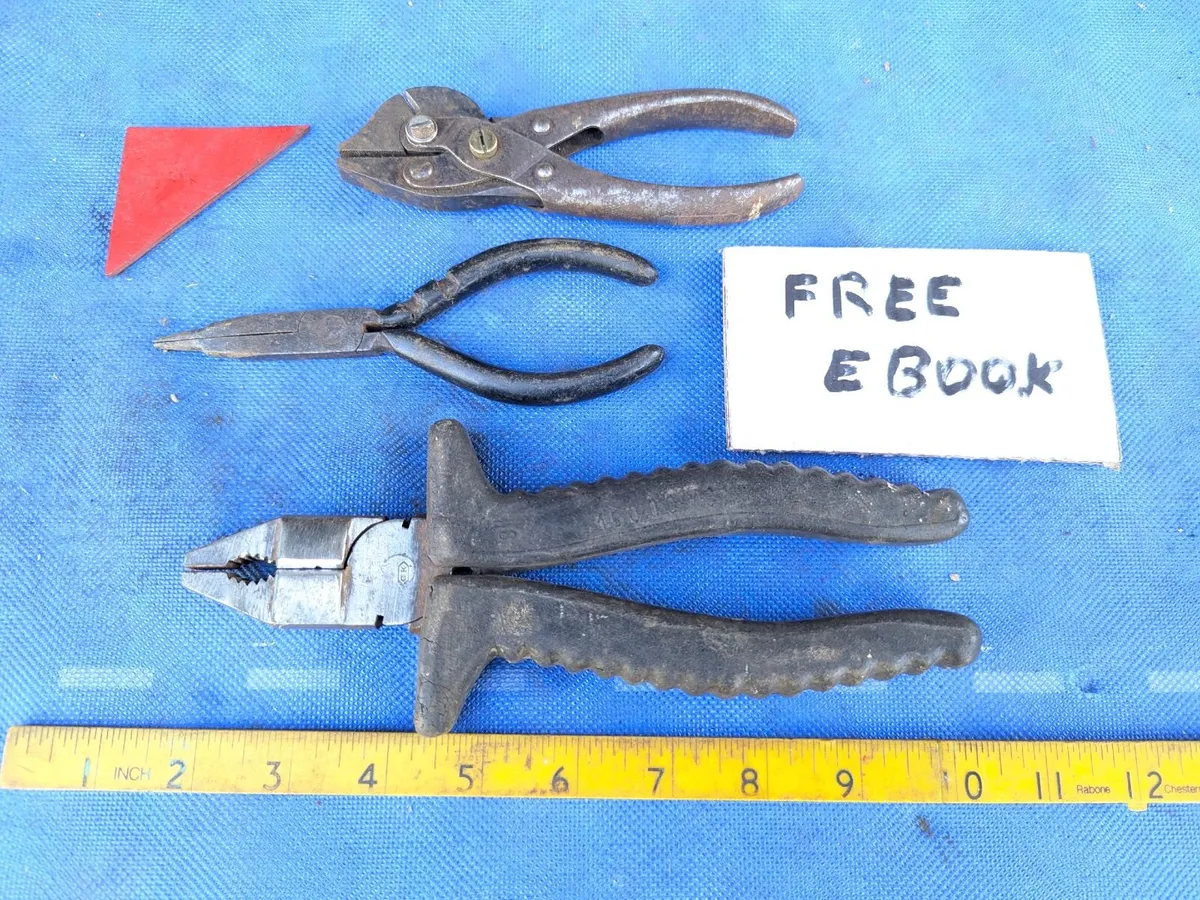 3 Pairs of Pliers - Image 1