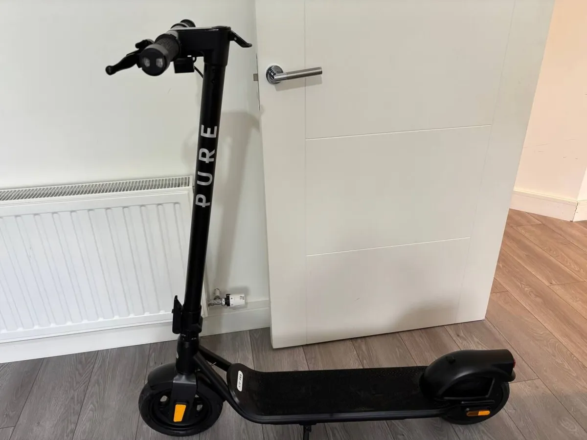 Pure Electric Air 3 Pro scooter - Image 1