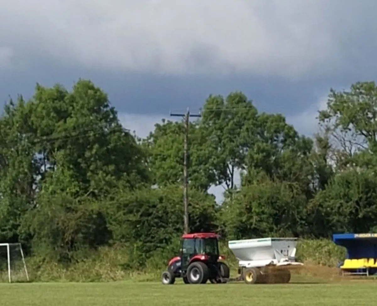 SAND SPREADING - Image 3