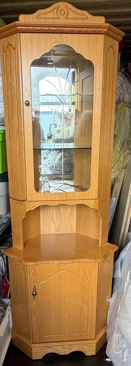 Furniture corner unit