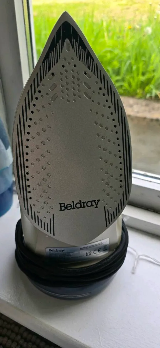 Beldray 2-in-1 Cordless Steam Iron - Image 3