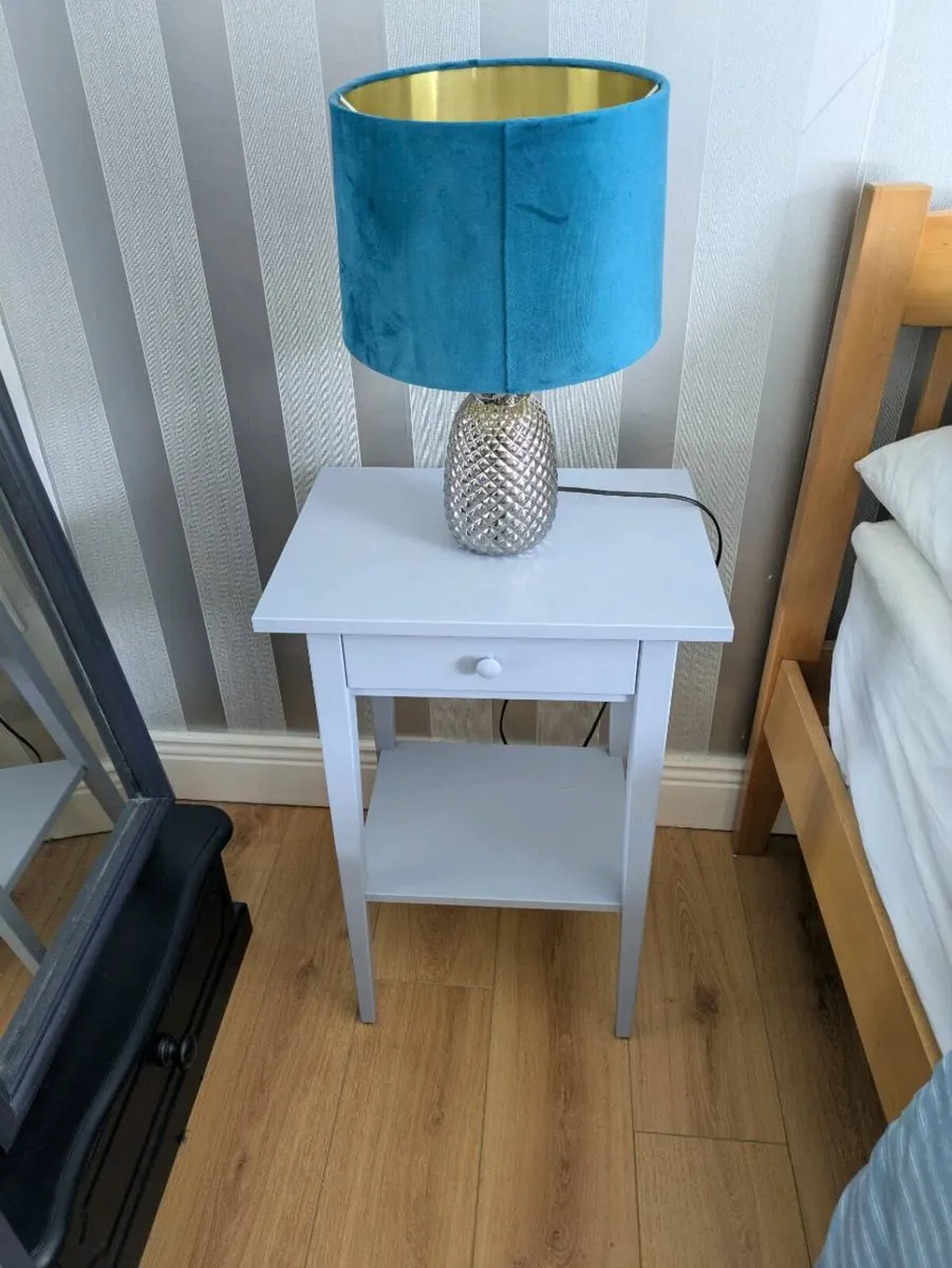 End tables/ bedside tables - Image 2