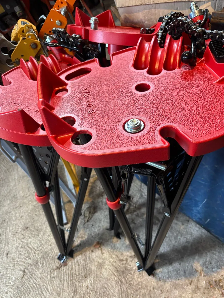 PIPE STANDS - Image 1