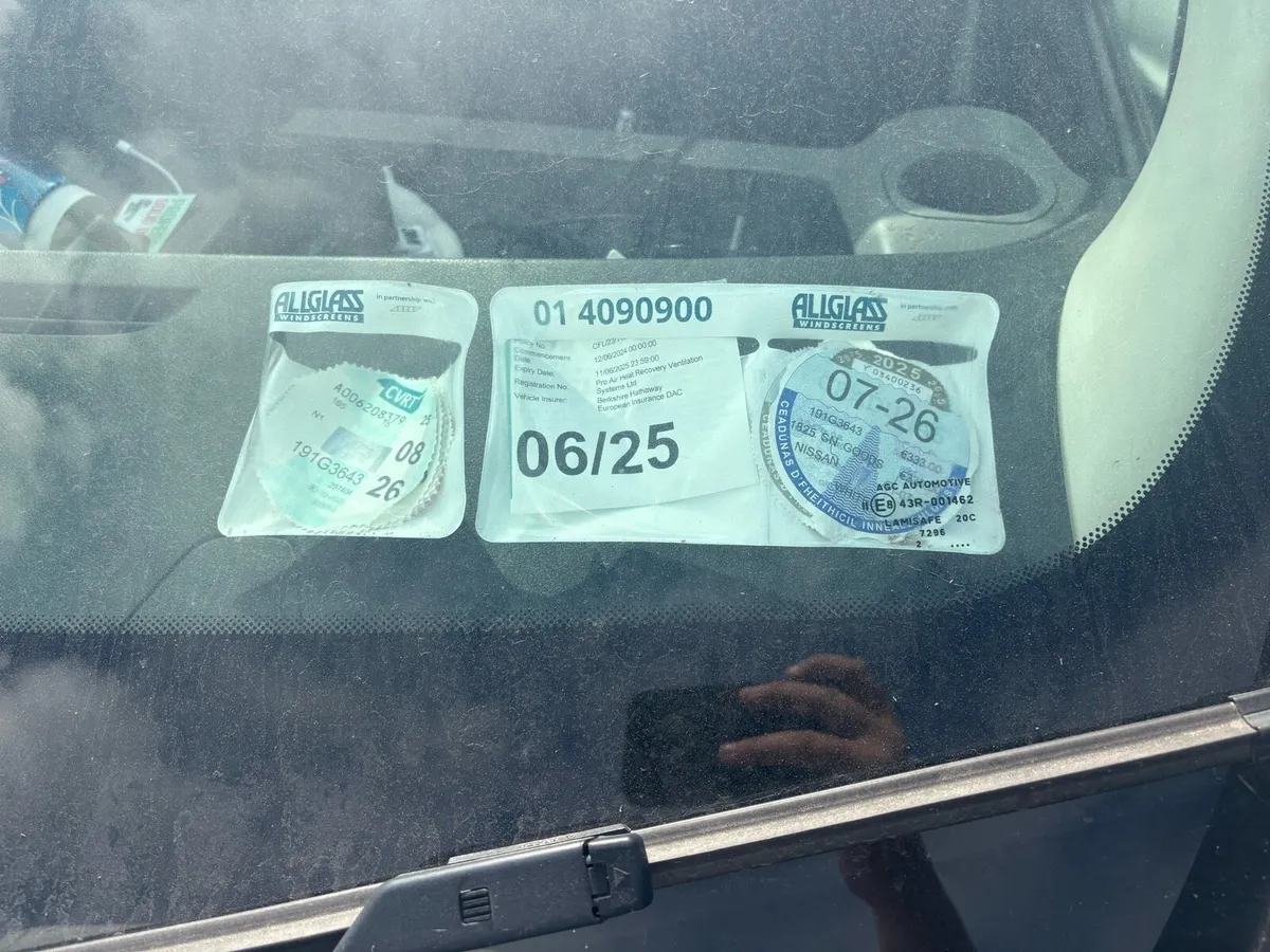 2019 Nissan nv300 tax7/26 doe8/26 - Image 3
