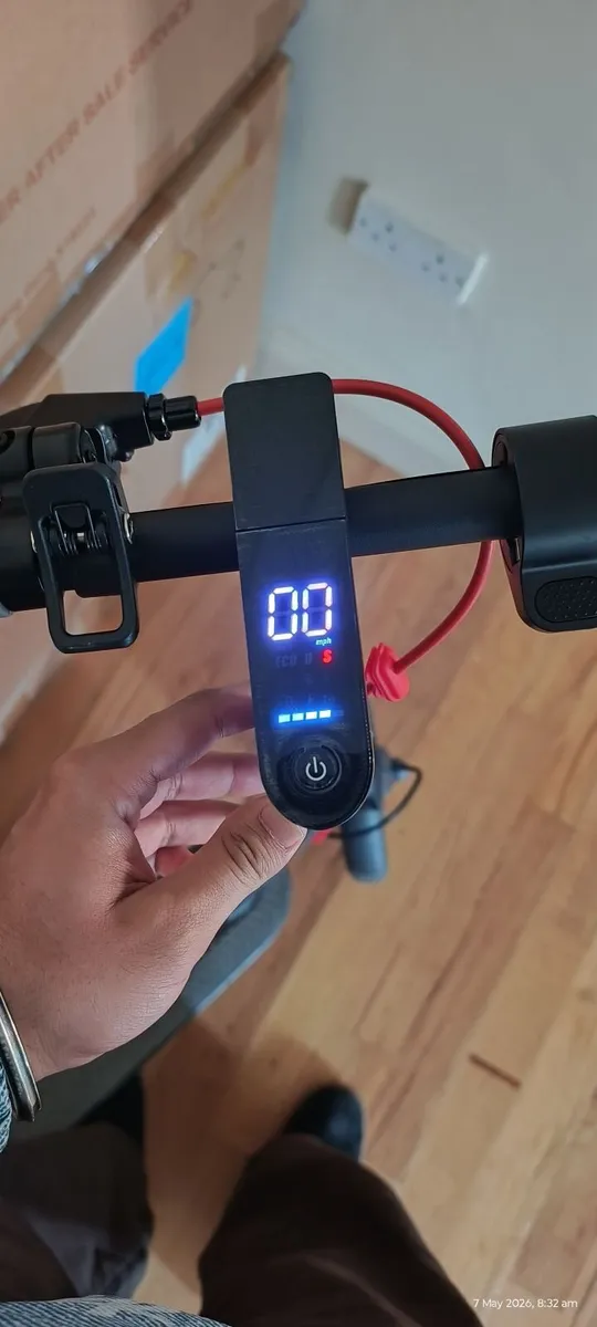 AOVOPRO ES80 Electric Scooter – Excellent Conditio - Image 4