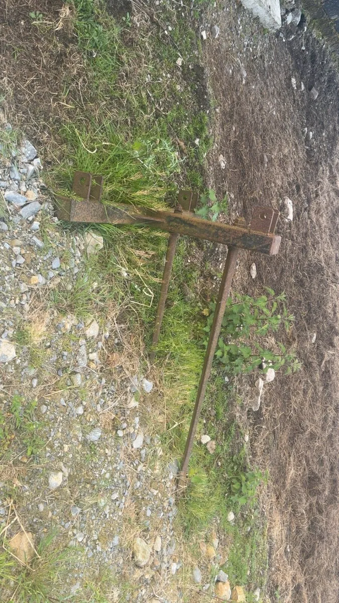 Barriers and implements - Image 3