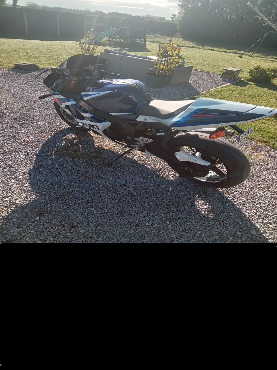 Suzuki gsxr 1000 2004 - Image 2