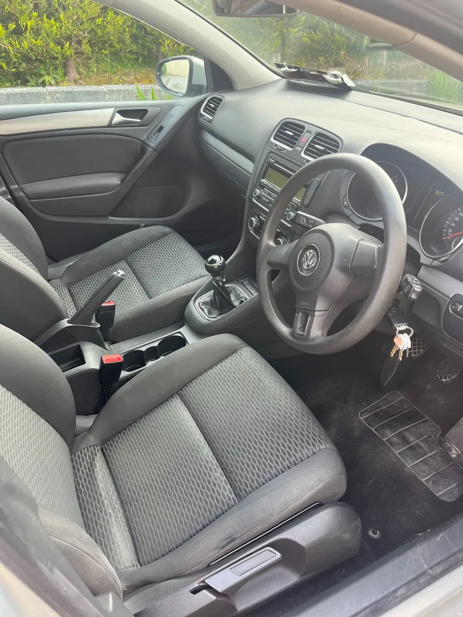 2010 VW Golf Diesel - Image 2
