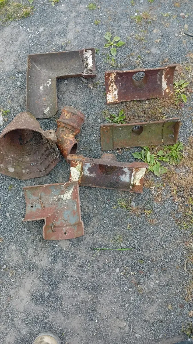Cast iron Gutter fittings - Image 2