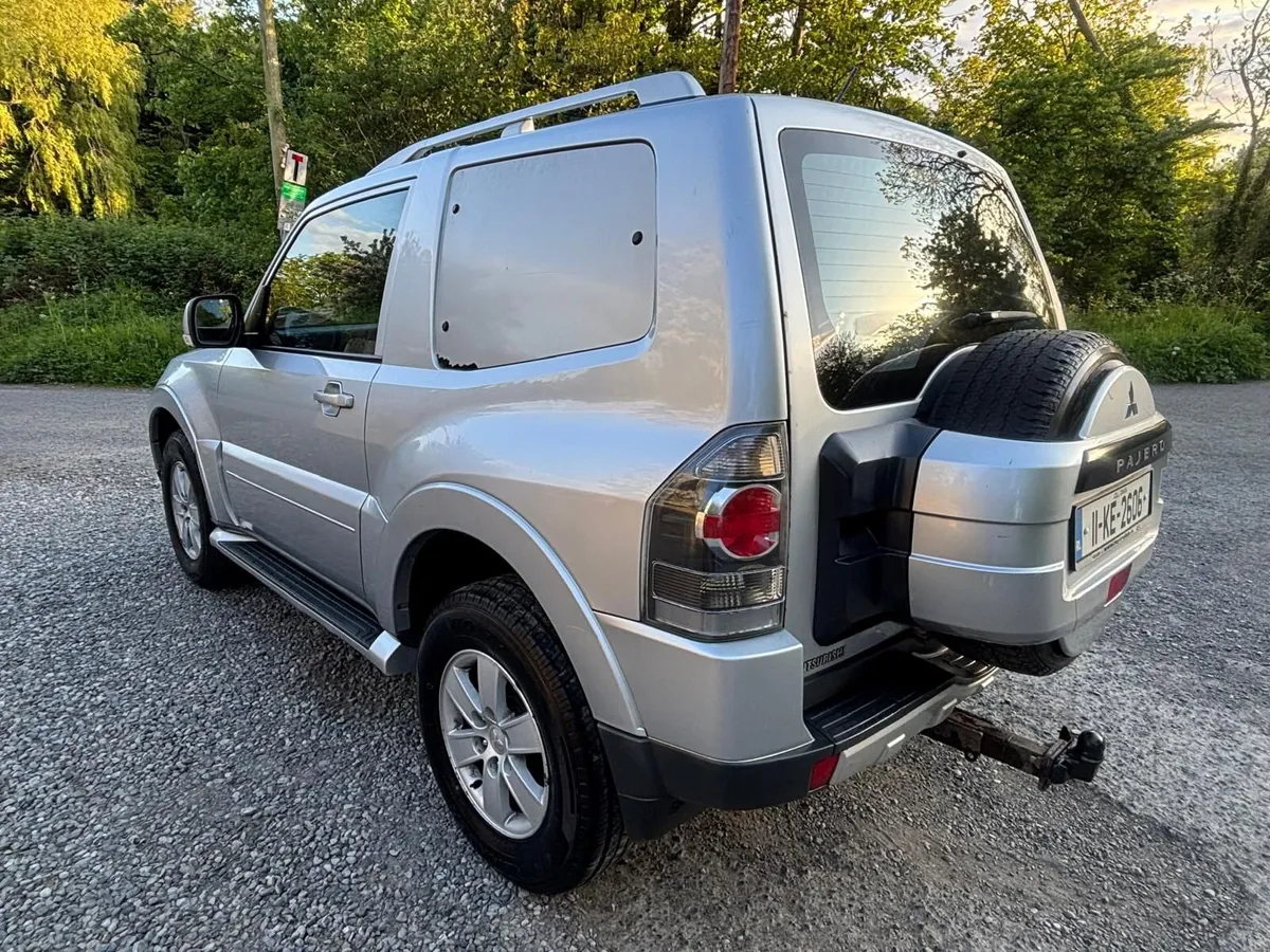 Mitsubishi Pajero 2011 - Image 3